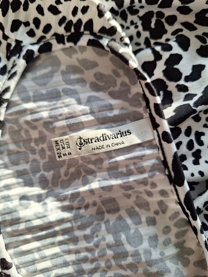 Robe fluide plissée blanche et noire - photo numéro 5