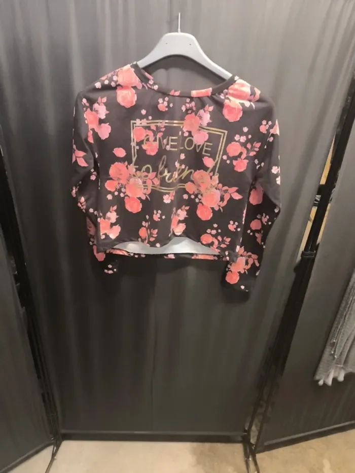 282382 pull noir à fleur rose fille 12 OVS