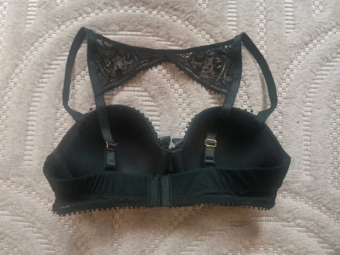 Soutien gorge noir - photo numéro 4