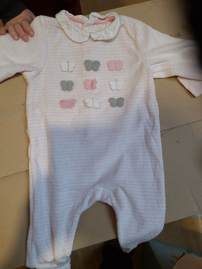Pyjamas 6 mois - photo numéro 3