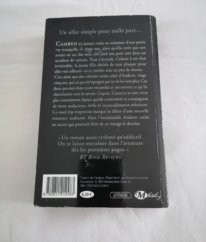 Livre loin de tout - photo numéro 2