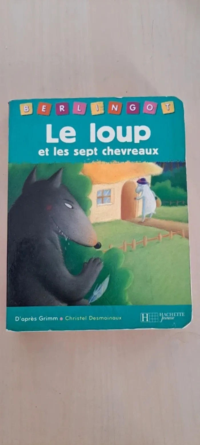 Livre cartonné "Le loup et les 7 chevreaux"