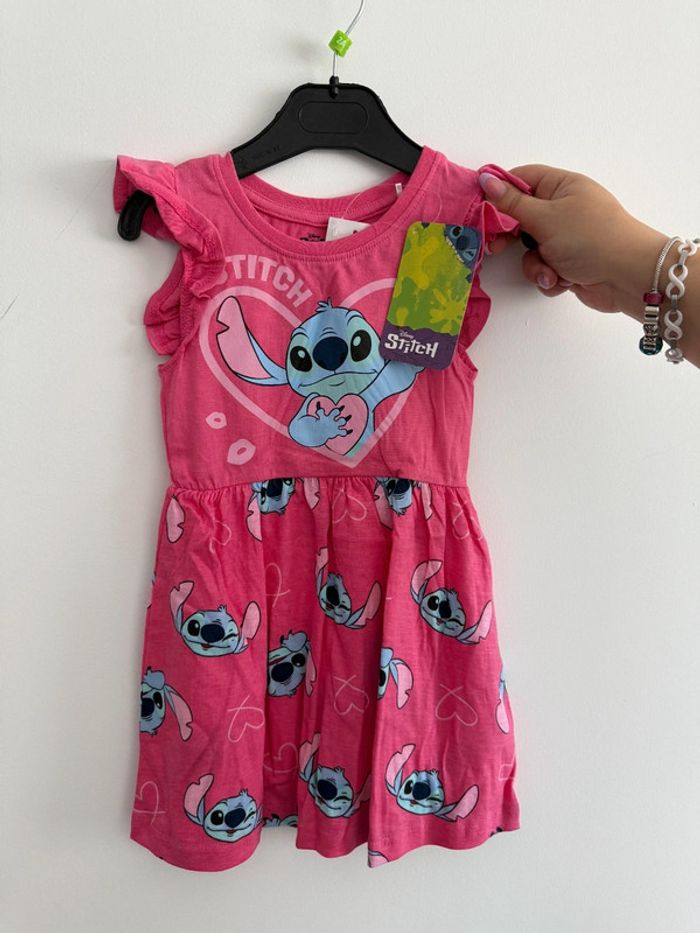 Robe Lilo & Stitch neuve avec étiquette taille 2 ans