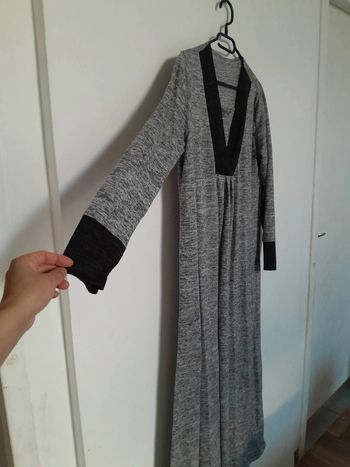 Robe épaisse  abaya longue d'hiver taille 40-42 💢