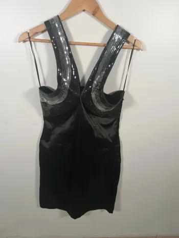 C8 robe noire No Excuse 36