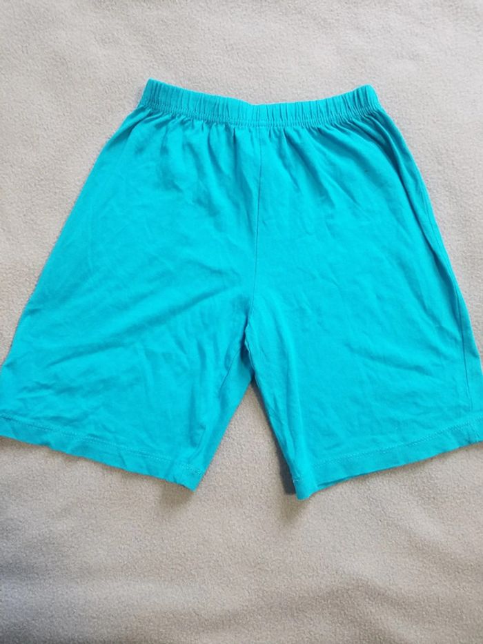 Short en coton taille 6 ans bon état