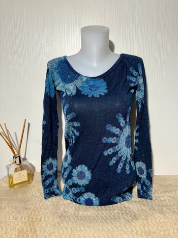 Pull Desigual bleu à motifs floraux scintillants Taille S