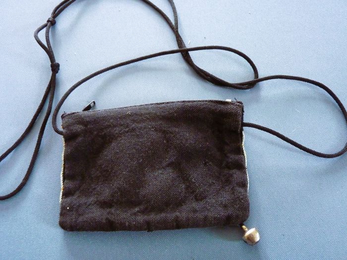 Sac porte monnaie fille pochette bandoulière elephant noir de Thaïlande TBE - photo numéro 3