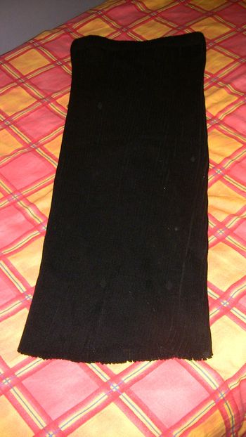 Jupe tube noire en laie Taille 38