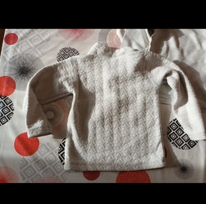 Lot 2 pulls 👧 taille 5 ans - photo numéro 7