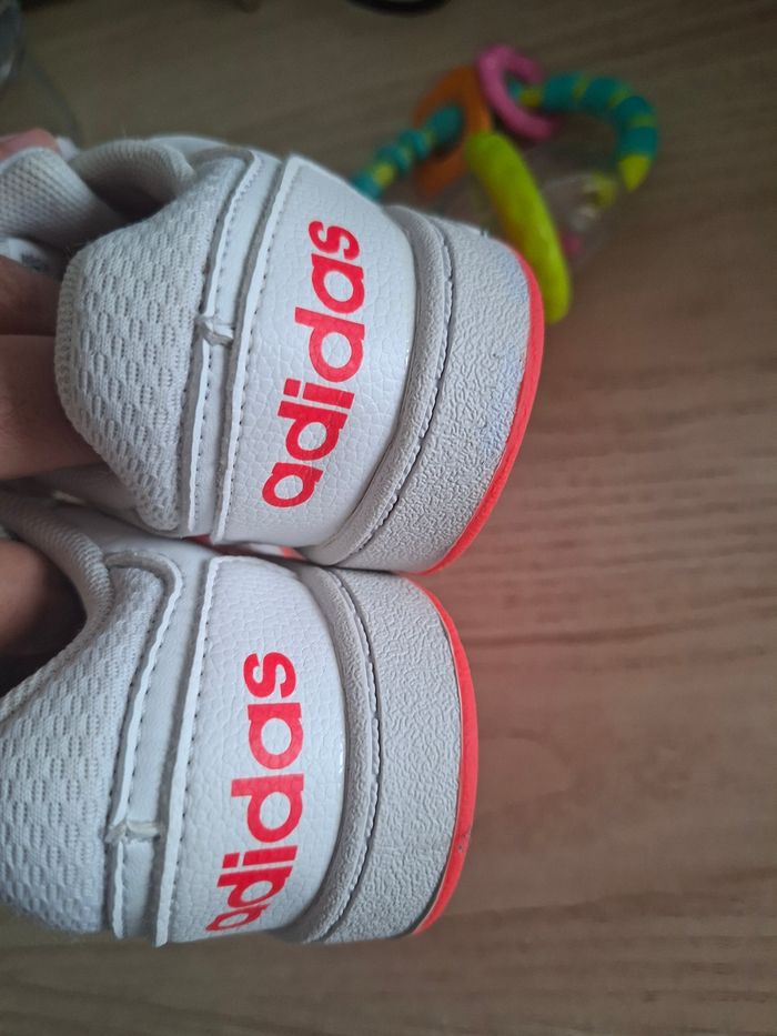 Basket fille Adidas  excellent état - photo numéro 3