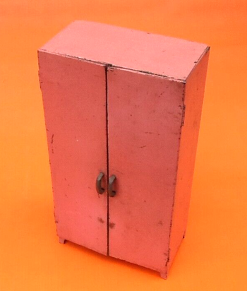 Années 1950 Mobilier de poupée Armoire industrielle Tôle laquée rose