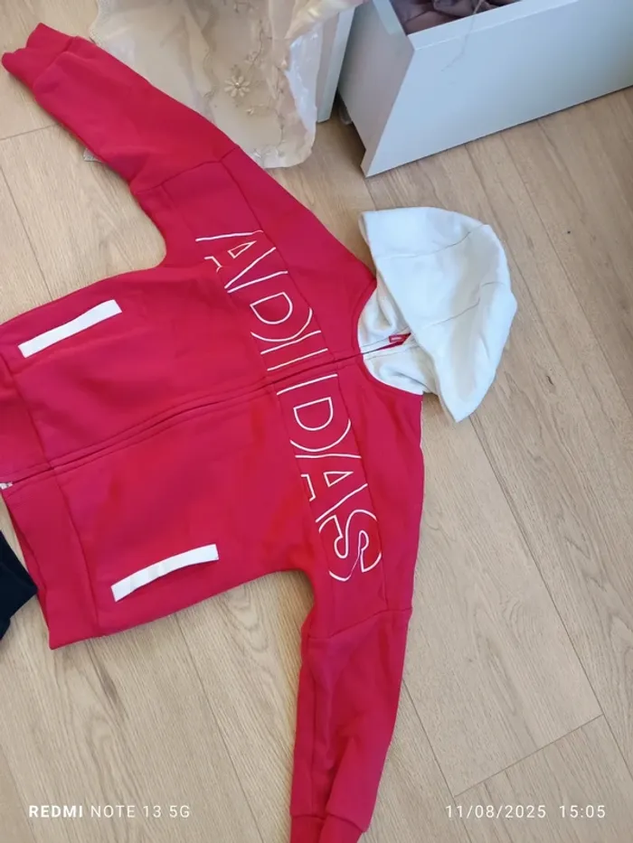 Magnifique ensemble jogging adidas taille 6 ans - photo numéro 4