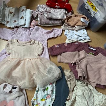 Lot 0/1 mois bébé fille