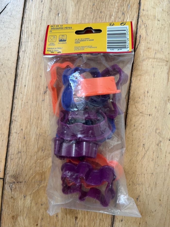 Lot de 10 emportes pièces colorés  Cuisine magique - photo numéro 5