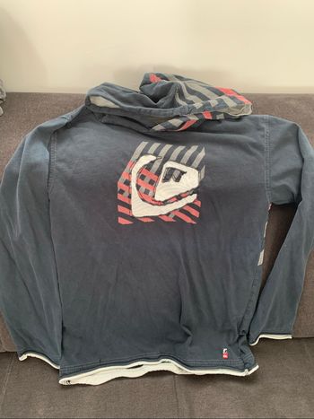 Pull fin à capuche « Quiksilver » taille 12 ans