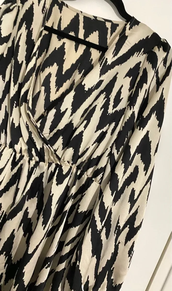 Robe Manches Bouffantes - photo numéro 2