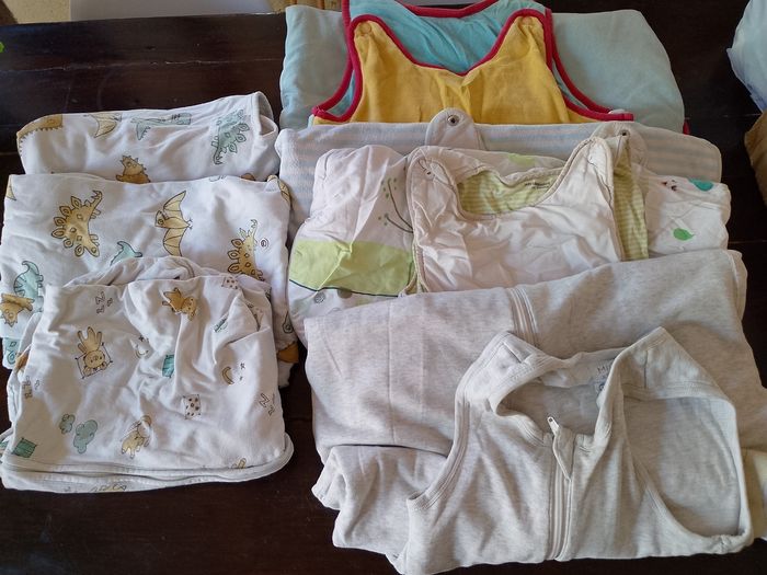 Lot de 7 gigoteuses