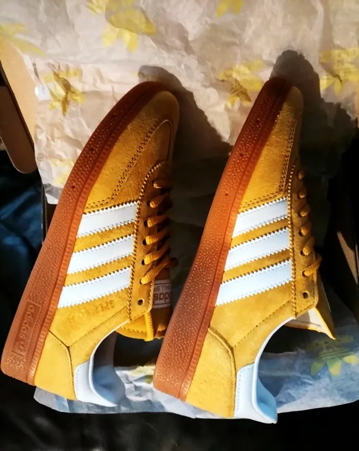 Baskets Adidas Spezial couleur jaune moutarde - photo numéro 5