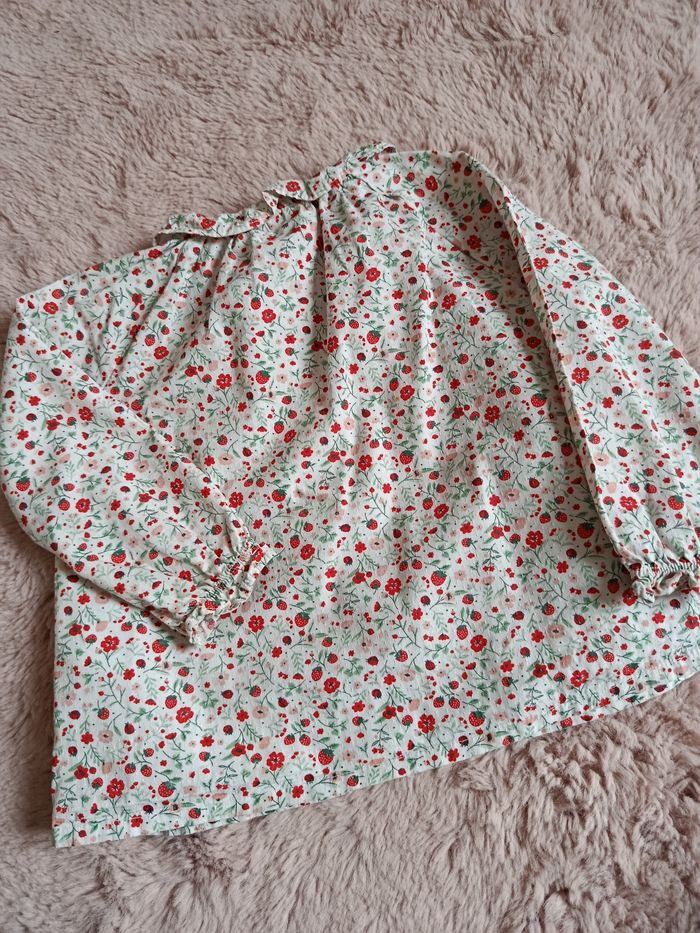 Blouse fraise - taille 24 mois - photo numéro 3