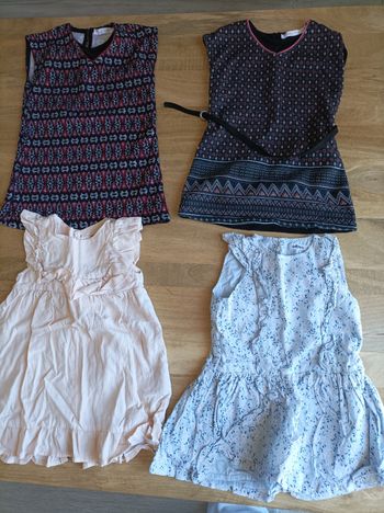 Lot 4 robes 18 mois