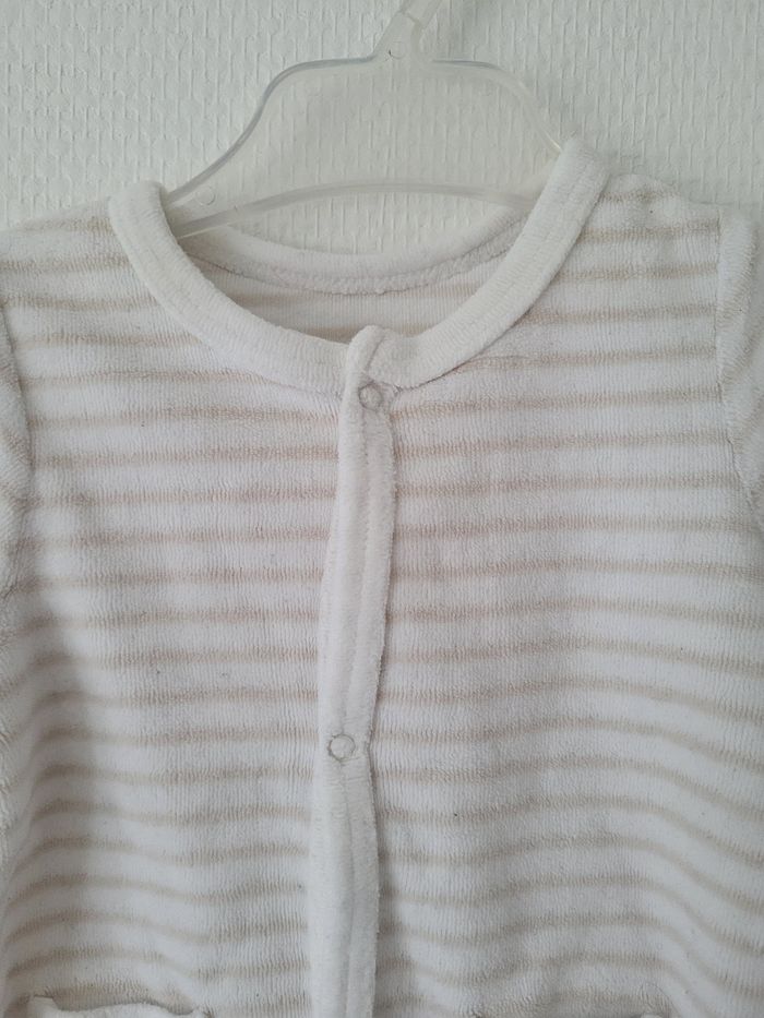 Pyjama velours blanc beige Vertbaudet 1 mois TBE - photo numéro 2