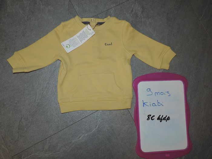 sweat kiabi taille 9 mois neuf