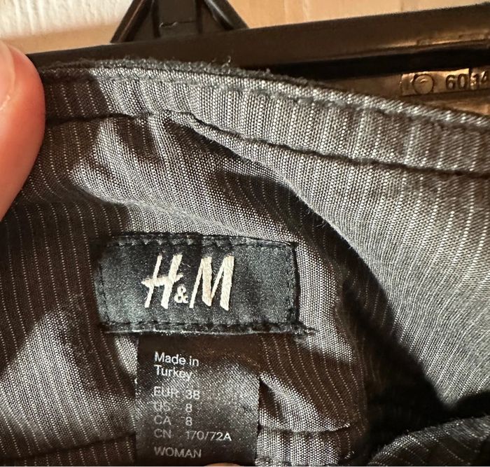 Short d’hiver gris, taille 38, h&m, très bon état - photo numéro 4