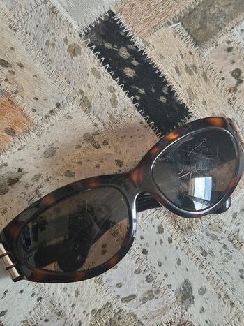 Lunette de soleil lagerfeld