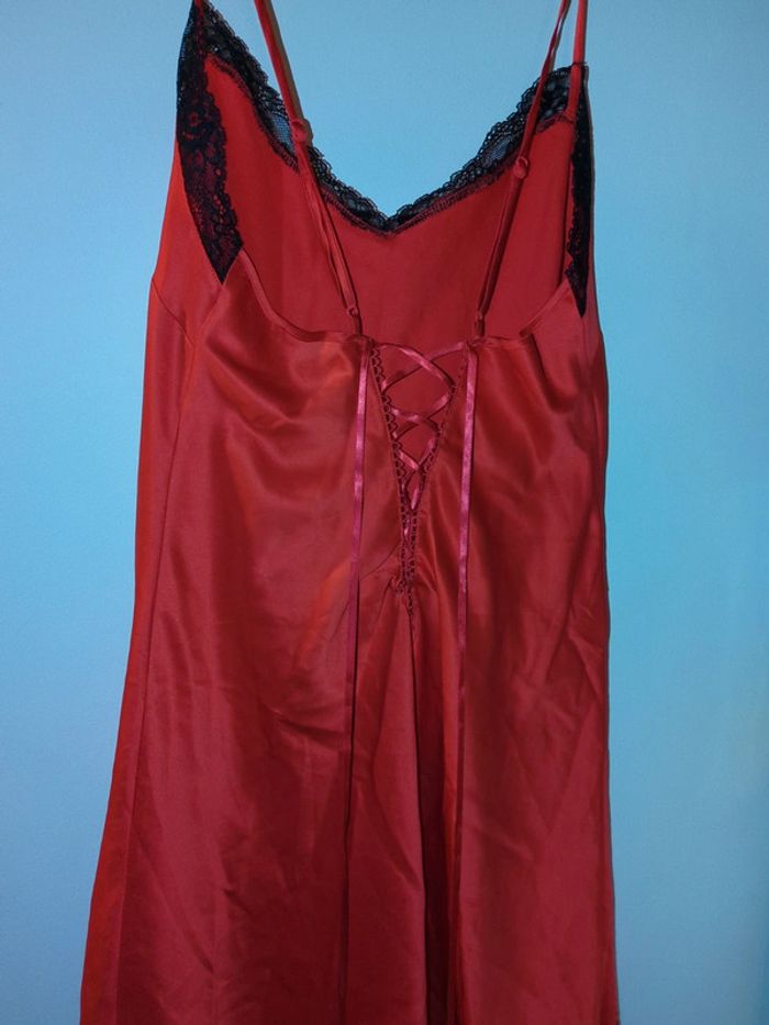 Nuisette rouge et noire - photo numéro 2