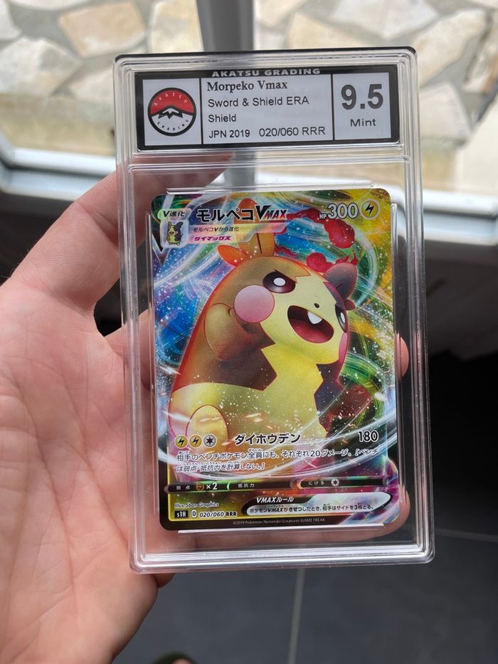 Pokémon carte gradée Morpeko Vmax Akatsu 9.5
