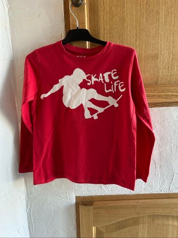 T-shirt manches longues garçon rouge - 5/6 ans