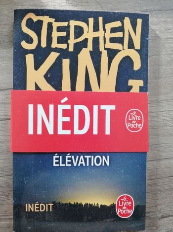 Elevation. Stephen King.