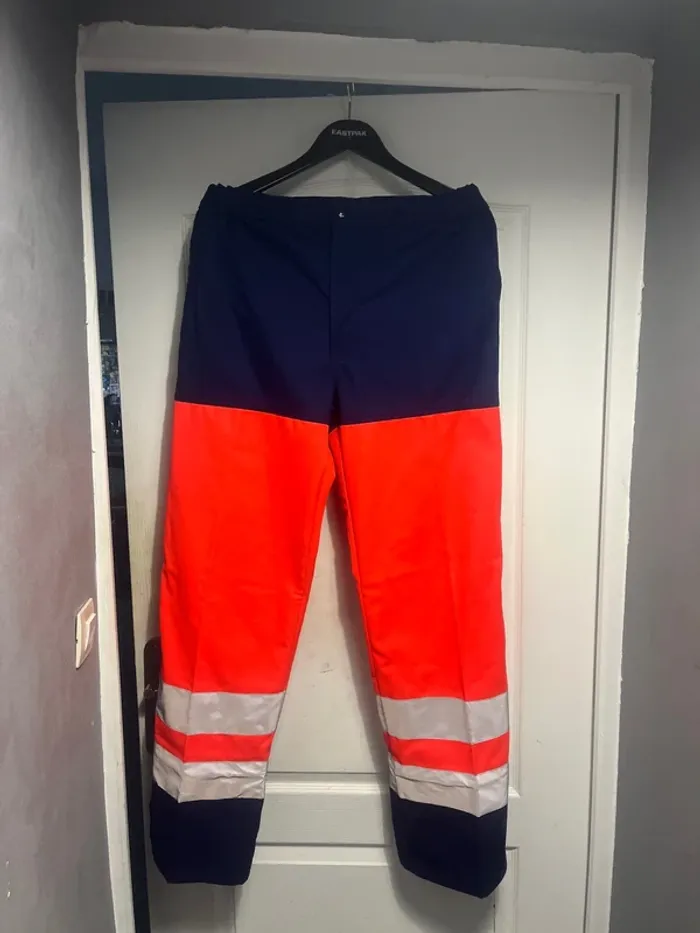 Pantalon et pull réfléchissant