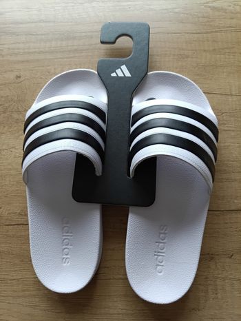 Claquettes Adidas blanche 40,5