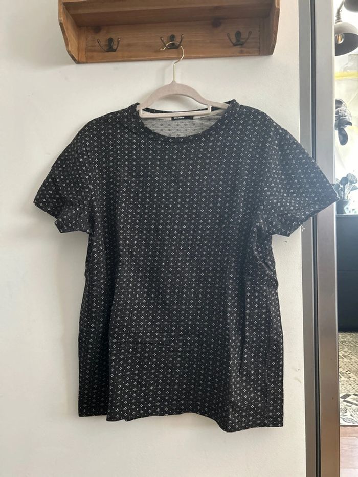 Tee shirt épais Bizzbee taille L noir motif fleur blanche