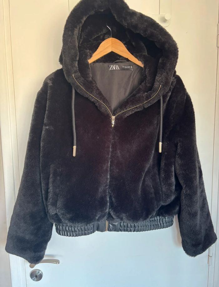🎁prix en baisse aujourd’hui 🎁 Superbe veste à capuche noire  / bombers Zara en fausse fourrure - photo numéro 13