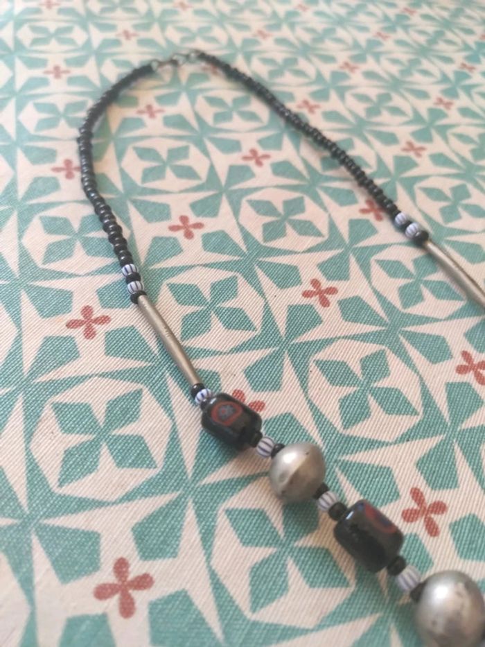 Collier perle argenté noir Burkina Faso - photo numéro 2