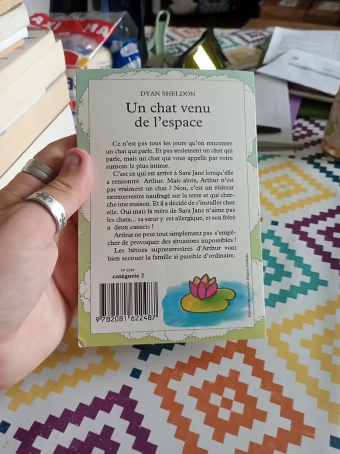Livre un chat venu de l'espace - photo numéro 3