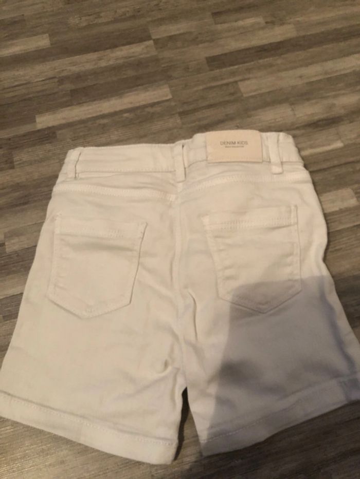 Short jeans blanc fille TB état - photo numéro 4