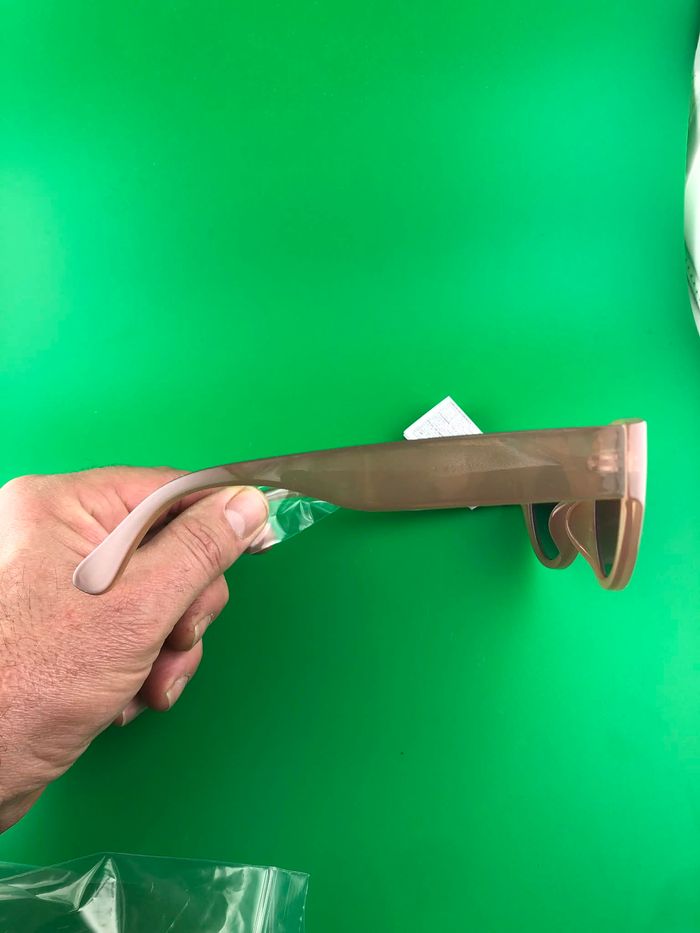 Lunette de soleil - photo numéro 3