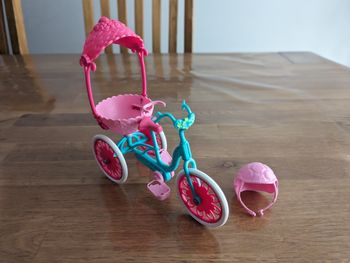 Tricycle Enchantimal avec son casque