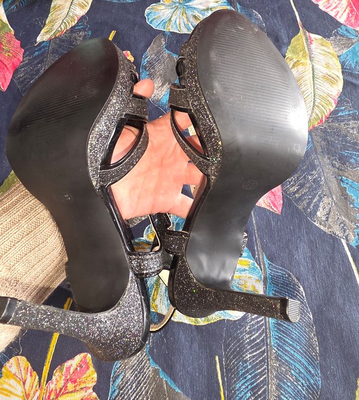 Talons ouvert a pailletes 38 - photo numéro 7