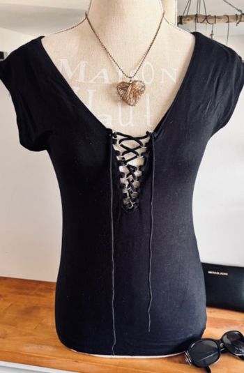 🌸top noir col V à lacets taille 34 XS Morgan