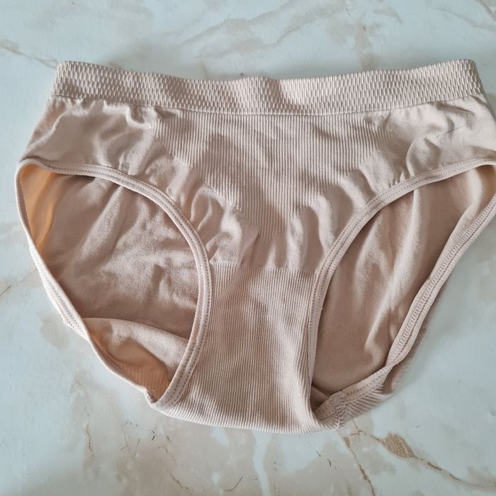 Lot de culottes neuves - photo numéro 2