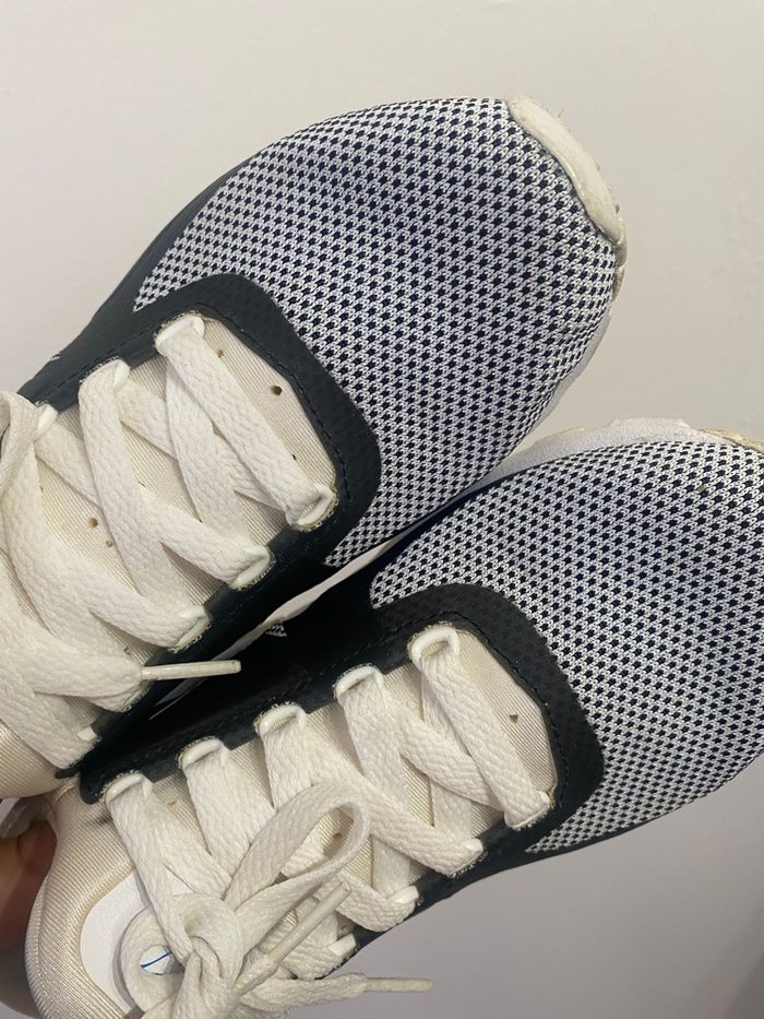 Basket Nike air essential noir et blanches - photo numéro 4