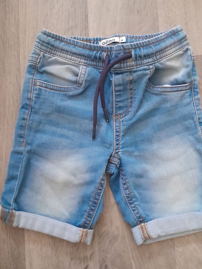 Short jeans