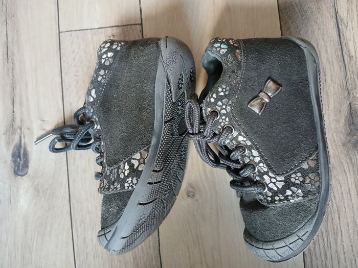 Chaussures taille 23 - photo numéro 4
