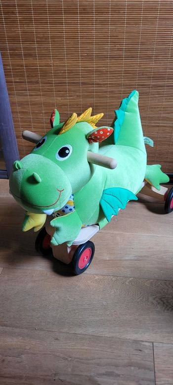 Dragon fuffy trotteur en bois soft wood