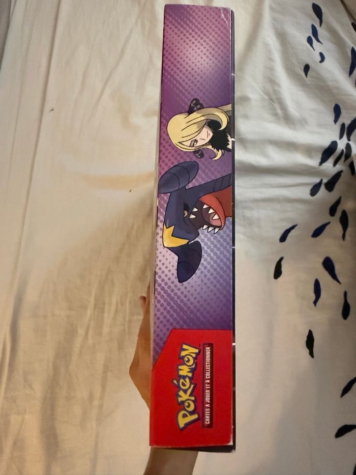 Pokémon – Coffret Premium Carchacrok EX de Cynthia - scellé et complet - photo numéro 3